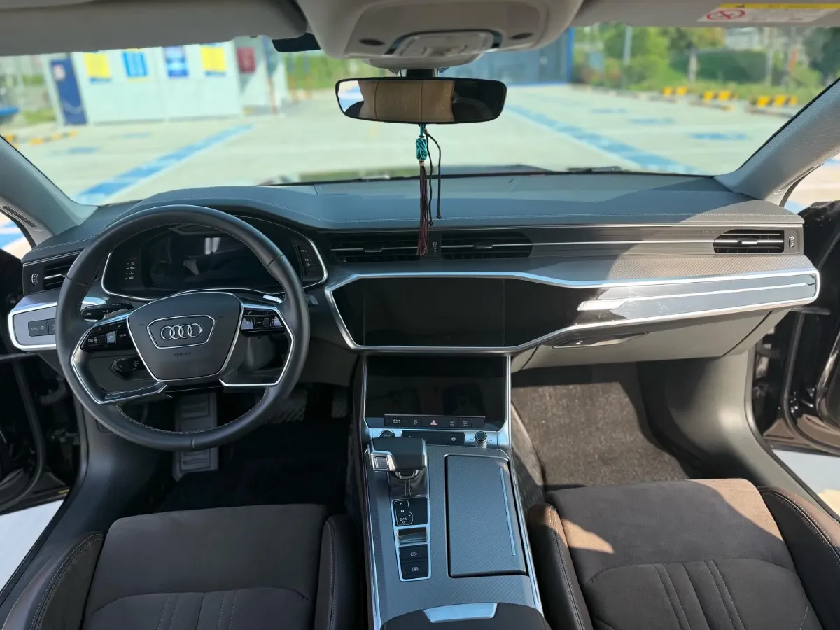 2022 Cadillac XT6 2.0T 237HP L4 9AT,autocango,china used car exporter,china ev exporter,chinese used car exporter,chinese used ev exporter