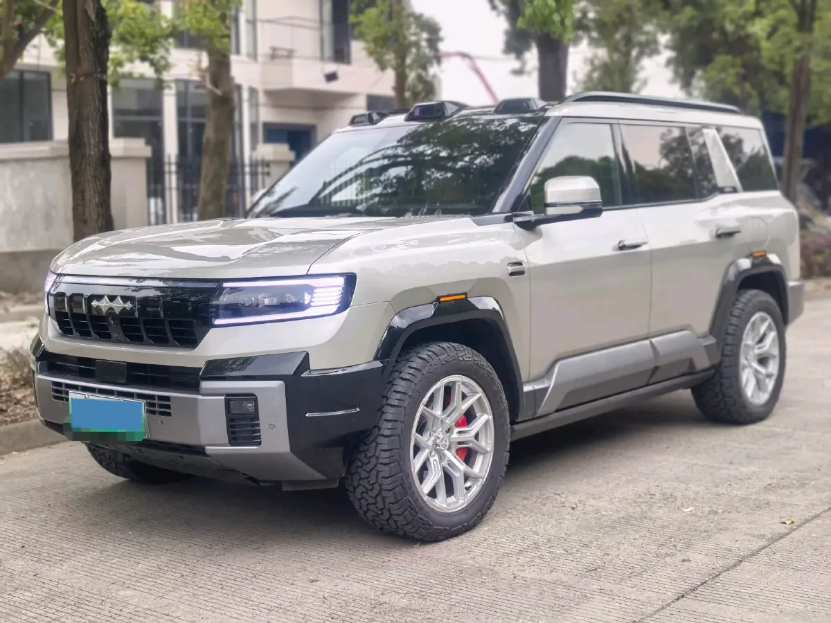 2025 FangChengBao Bao 8 2.0T 245HP L4 E-CVT PHEV 36.8KWH,autocango,china used car exporter,china ev exporter,chinese used car exporter,chinese used ev exporter