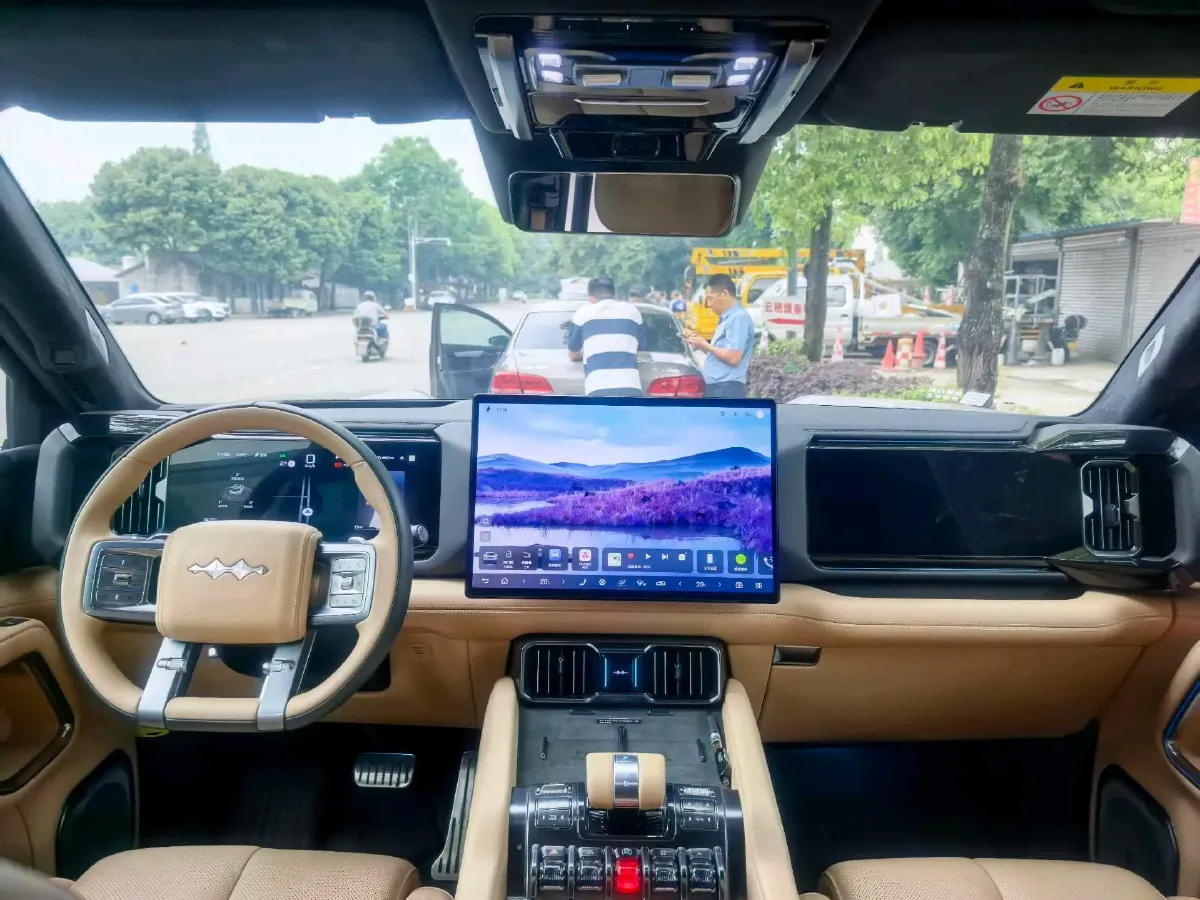 2025 FangChengBao Bao 8 2.0T 245HP L4 E-CVT PHEV 36.8KWH,autocango,china used car exporter,china ev exporter,chinese used car exporter,chinese used ev exporter
