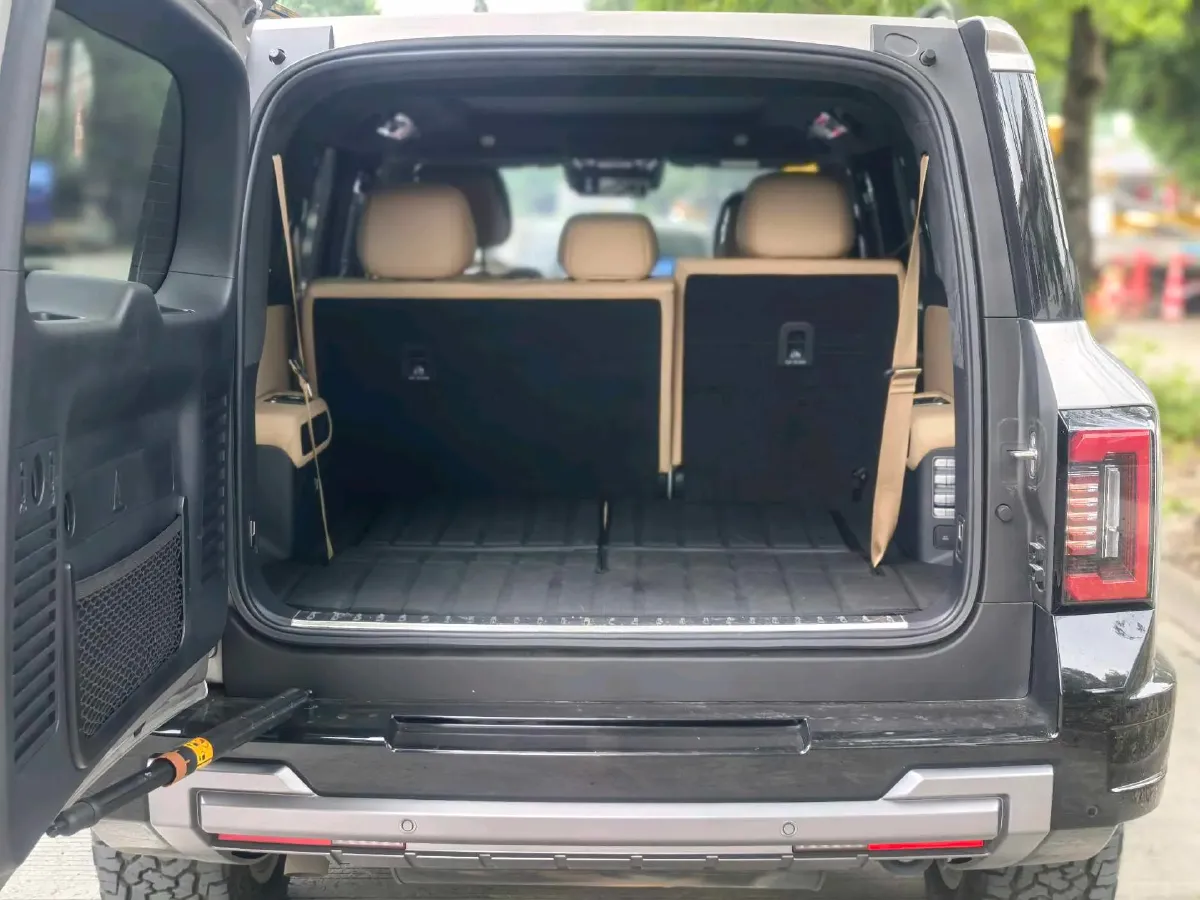 2025 FangChengBao Bao 8 2.0T 245HP L4 E-CVT PHEV 36.8KWH,autocango,china used car exporter,china ev exporter,chinese used car exporter,chinese used ev exporter