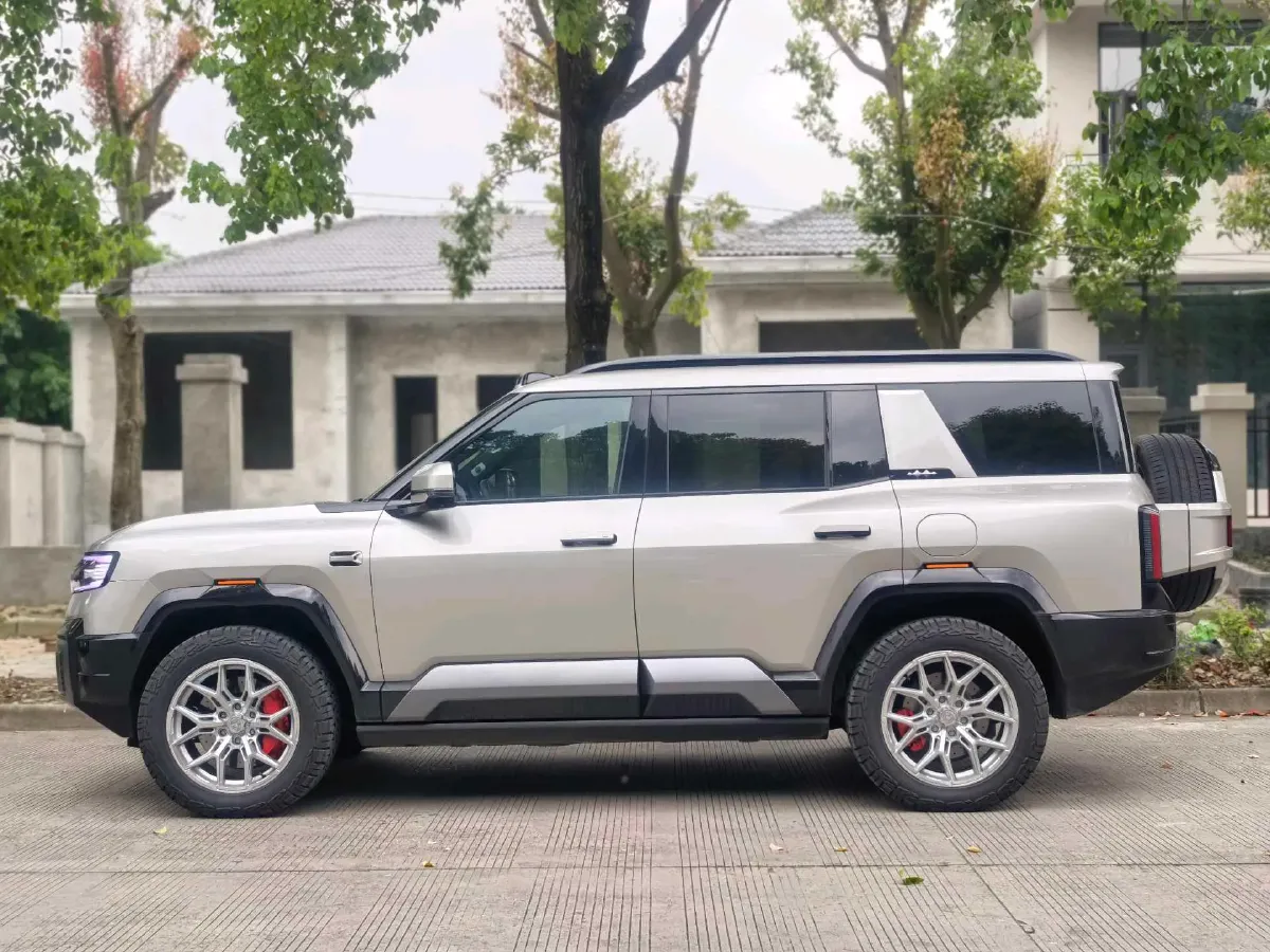 2025 FangChengBao Bao 8 2.0T 245HP L4 E-CVT PHEV 36.8KWH,autocango,china used car exporter,china ev exporter,chinese used car exporter,chinese used ev exporter