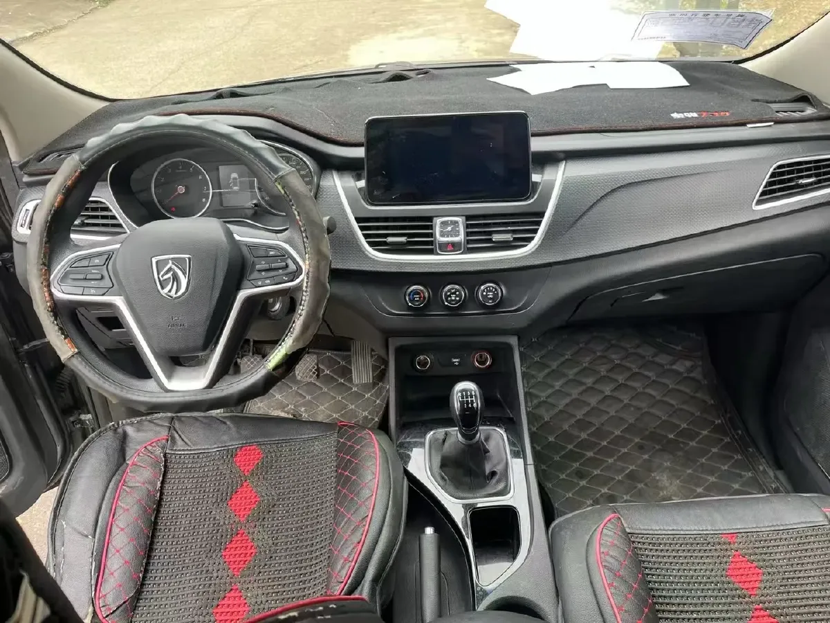 2019 BaoJun 730 1.5L 112HP L4 6MT,autocango,china used car exporter,china ev exporter,chinese used car exporter,chinese used ev exporter
