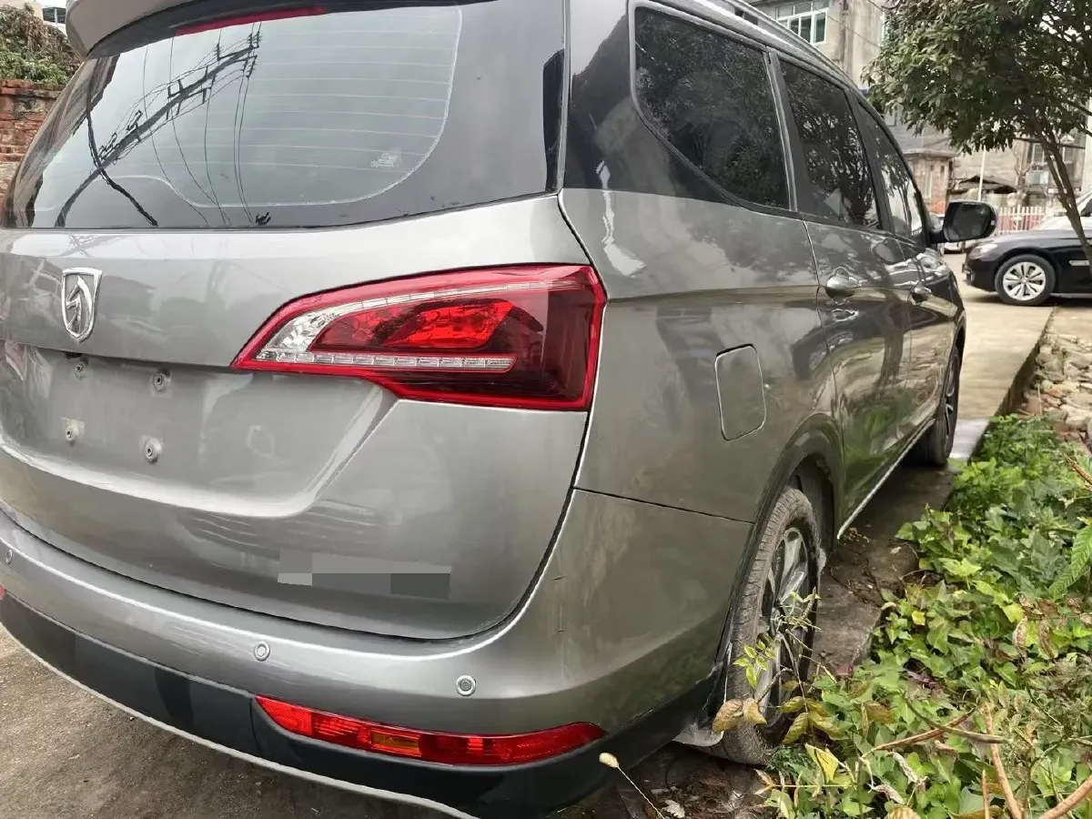 2019 BaoJun 730 1.5L 112HP L4 6MT,autocango,china used car exporter,china ev exporter,chinese used car exporter,chinese used ev exporter