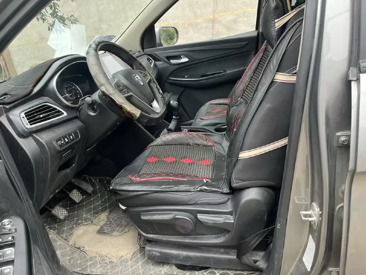 2019 BaoJun 730 1.5L 112HP L4 6MT,autocango,china used car exporter,china ev exporter,chinese used car exporter,chinese used ev exporter