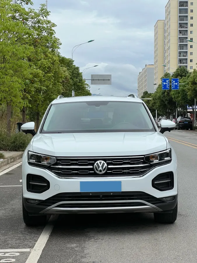 2019 Jeep Cherokee 2.0T 234HP L4 9AT,autocango,china used car exporter,china ev exporter,chinese used car exporter,chinese used ev exporter