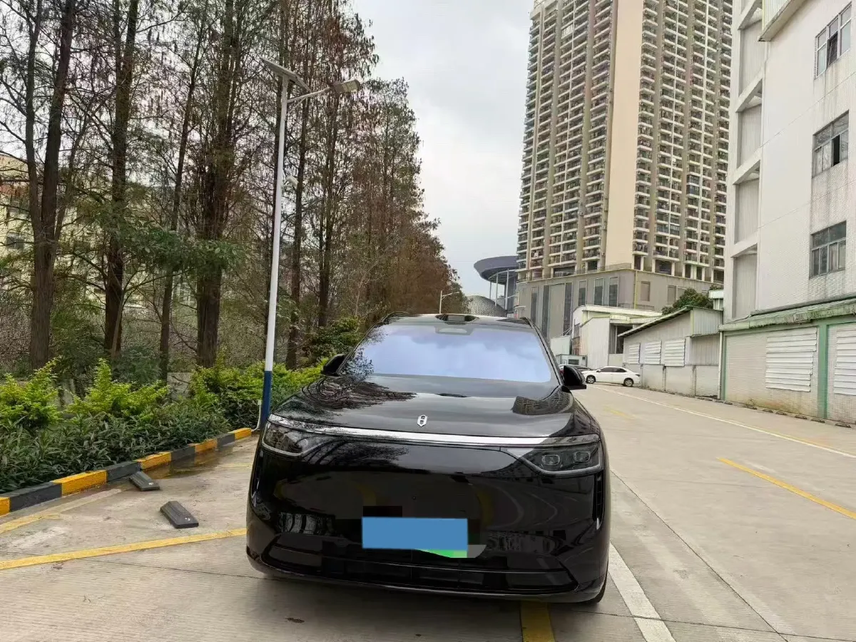 2025 AITO AITO M8 REEV 160HP REEV 53.4KWH,autocango,china used car exporter,china ev exporter,chinese used car exporter,chinese used ev exporter