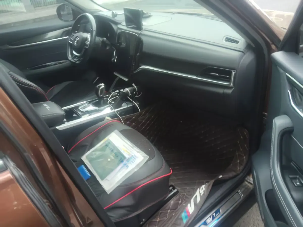 2018 Brilliance Auto V7 1.6T 204HP L4 6MT,autocango,china used car exporter,china ev exporter,chinese used car exporter,chinese used ev exporter