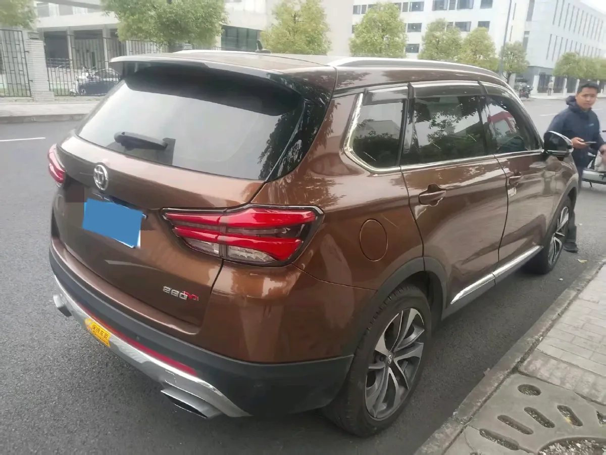 2018 Brilliance Auto V7 1.6T 204HP L4 6MT,autocango,china used car exporter,china ev exporter,chinese used car exporter,chinese used ev exporter
