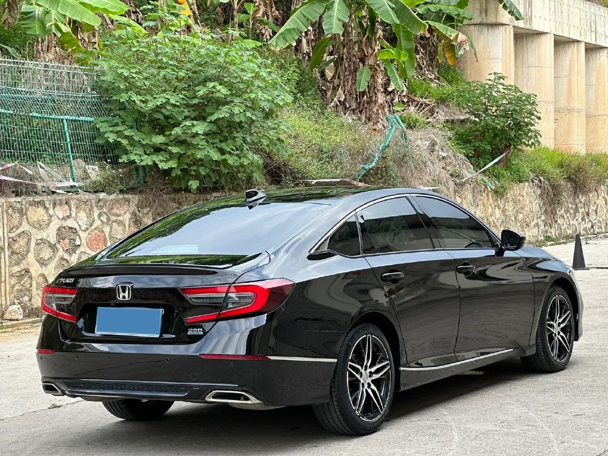 2022 Honda Accord 1.5T 194HP L4 CVT,autocango,china used car exporter,china ev exporter,chinese used car exporter,chinese used ev exporter