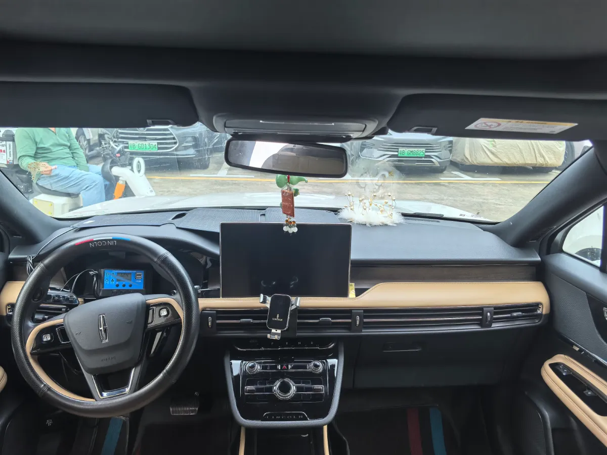 2022 Lincoln Corsair 2.0T 245HP L4 8AT,autocango,china used car exporter,china ev exporter,chinese used car exporter,chinese used ev exporter