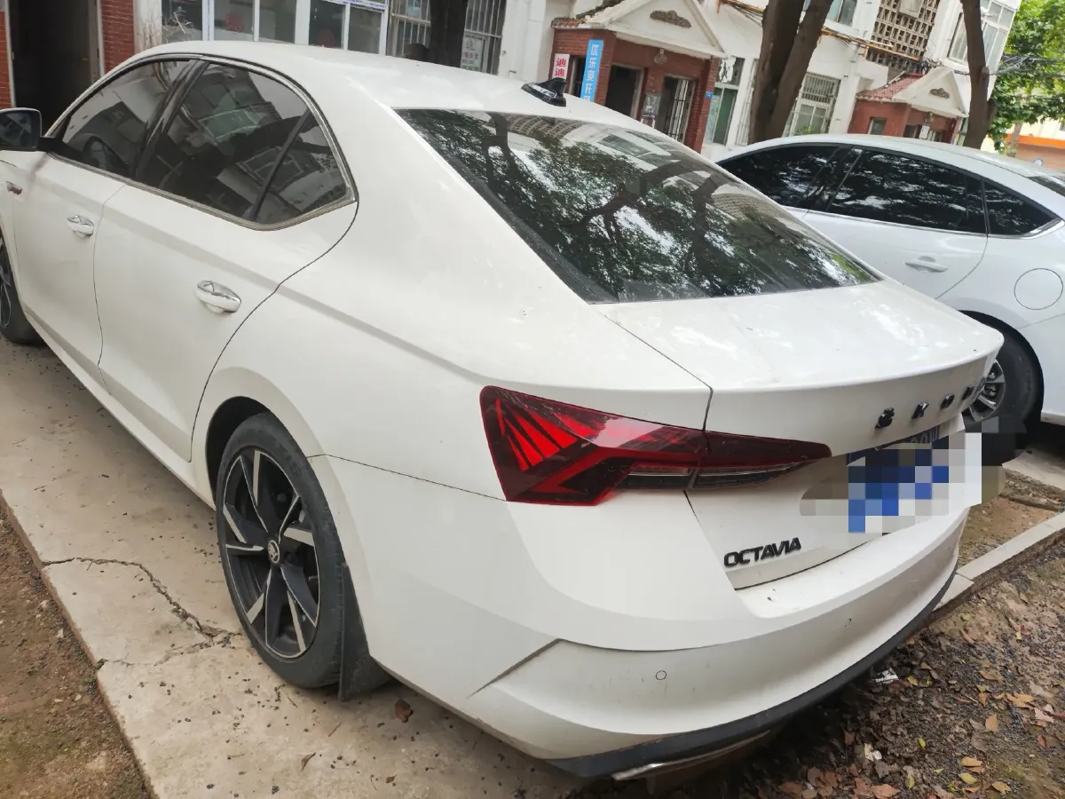 2022 Skoda Octavia 1.4T 150HP L4 7DCT,autocango,china used car exporter,china ev exporter,chinese used car exporter,chinese used ev exporter