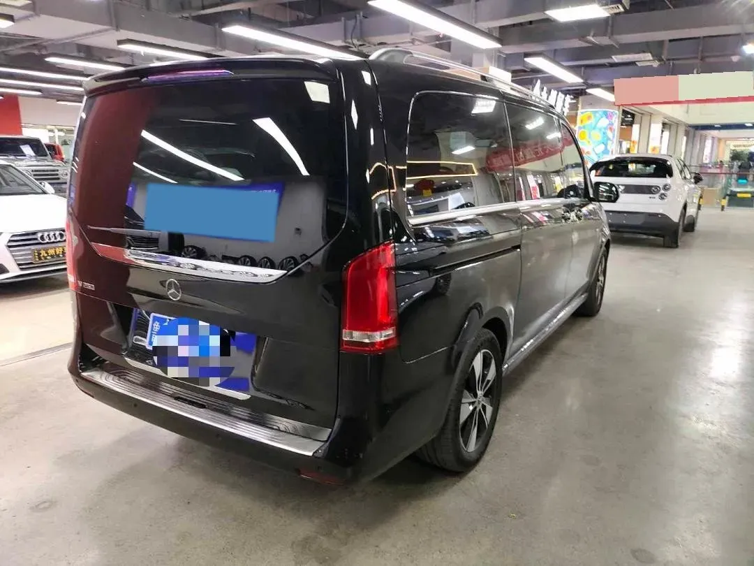 2022 Mercedes-Benz V Class 2.0T 211HP L4 9AT,autocango,china used car exporter,china ev exporter,chinese used car exporter,chinese used ev exporter