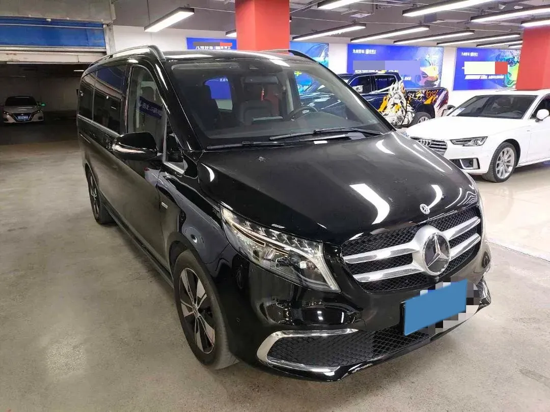 2022 Mercedes-Benz V Class 2.0T 211HP L4 9AT,autocango,china used car exporter,china ev exporter,chinese used car exporter,chinese used ev exporter