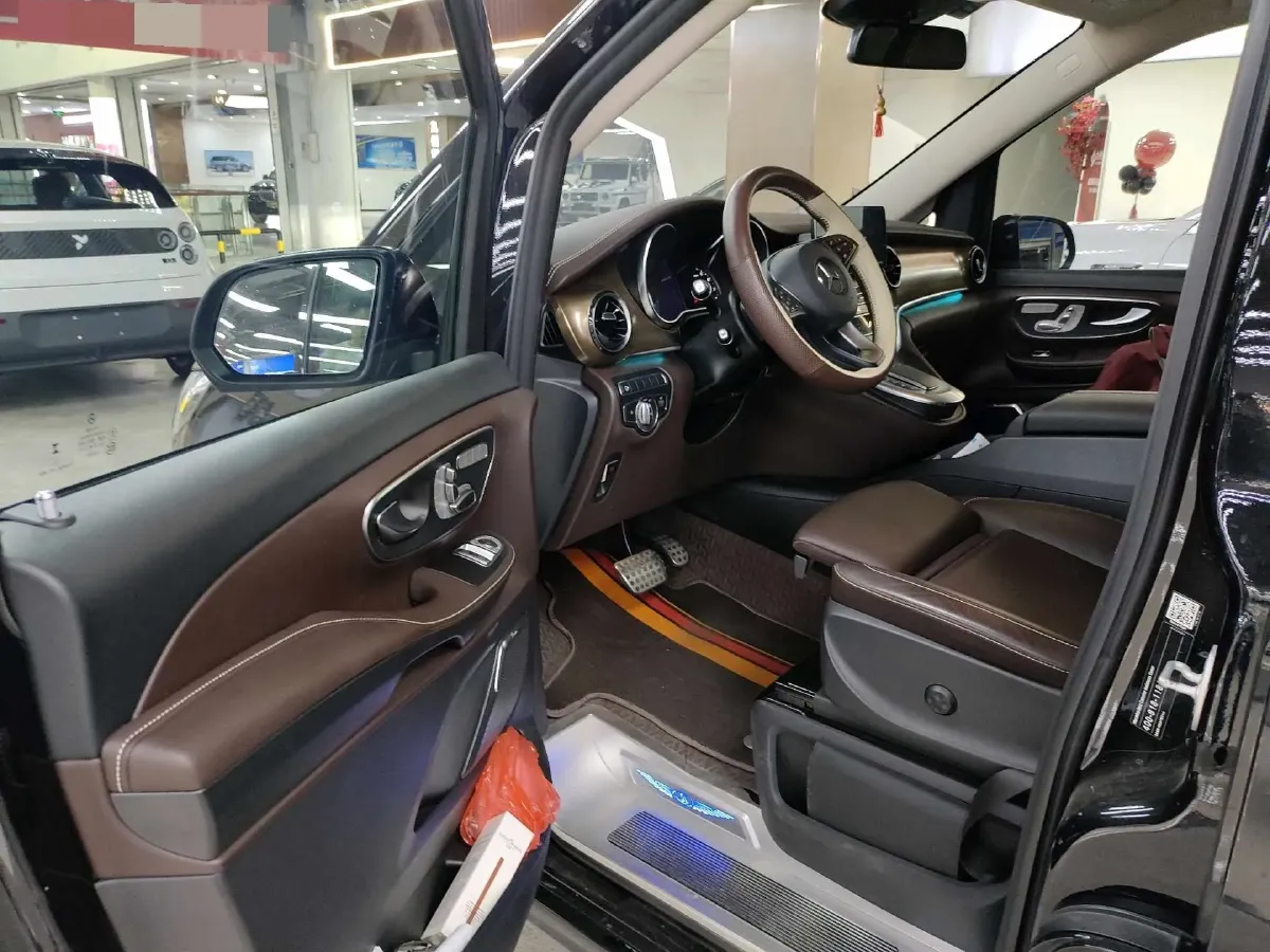 2022 Mercedes-Benz V Class 2.0T 211HP L4 9AT,autocango,china used car exporter,china ev exporter,chinese used car exporter,chinese used ev exporter