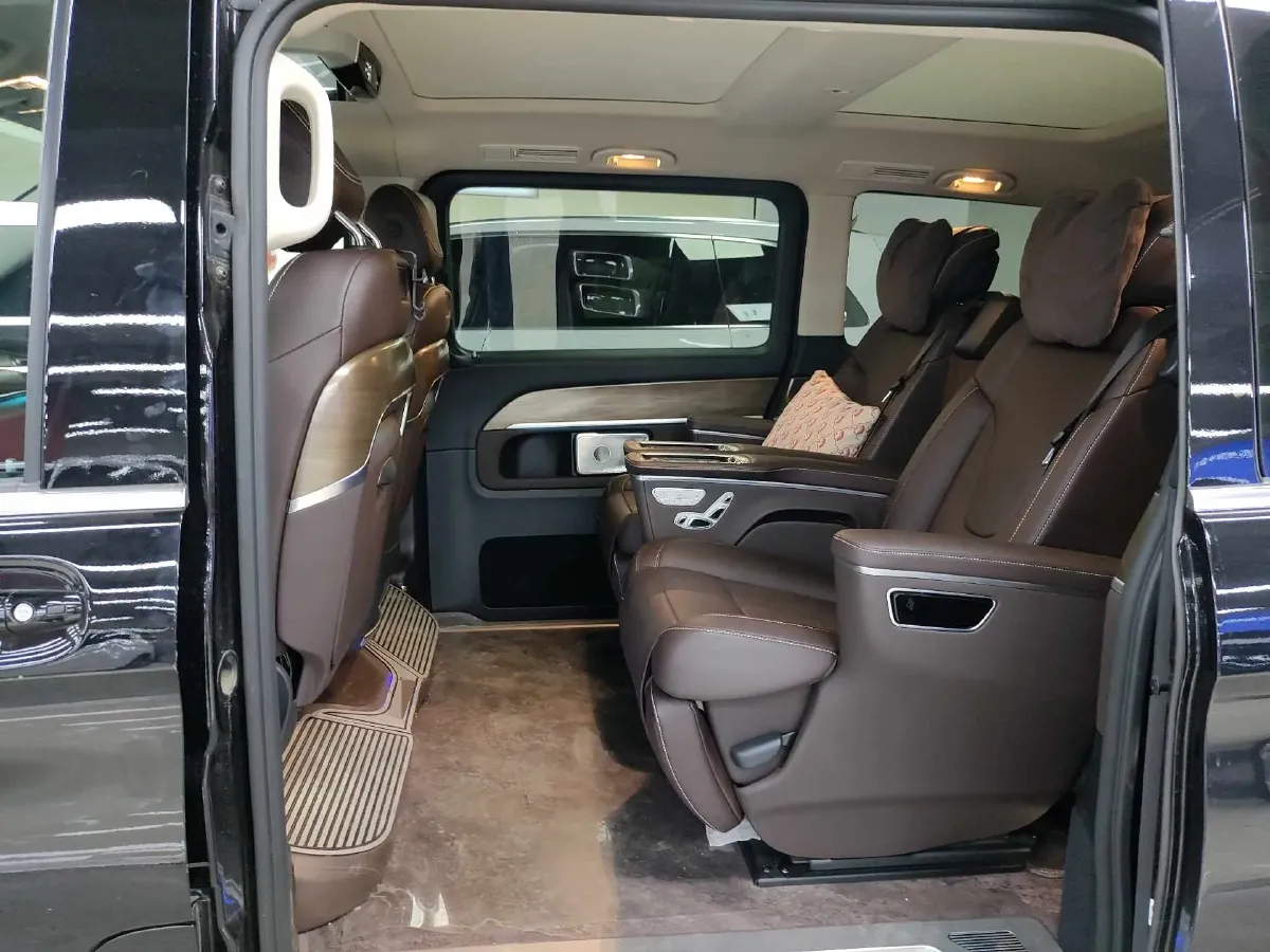 2022 Mercedes-Benz V Class 2.0T 211HP L4 9AT,autocango,china used car exporter,china ev exporter,chinese used car exporter,chinese used ev exporter
