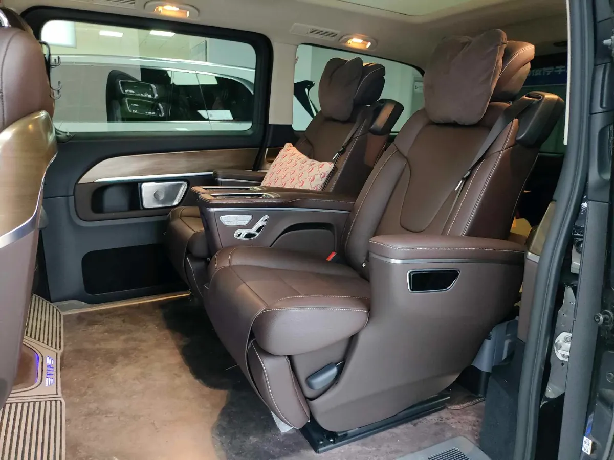 2022 Mercedes-Benz V Class 2.0T 211HP L4 9AT,autocango,china used car exporter,china ev exporter,chinese used car exporter,chinese used ev exporter