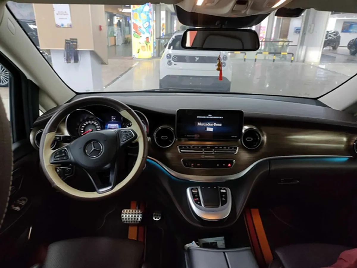 2022 Mercedes-Benz V Class 2.0T 211HP L4 9AT,autocango,china used car exporter,china ev exporter,chinese used car exporter,chinese used ev exporter