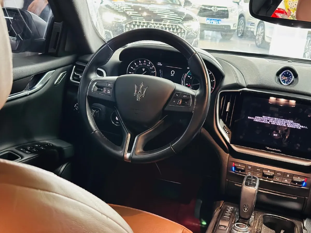 2022 Audi Q7 2.0T 245HP L4 8AT,autocango,china used car exporter,china ev exporter,chinese used car exporter,chinese used ev exporter