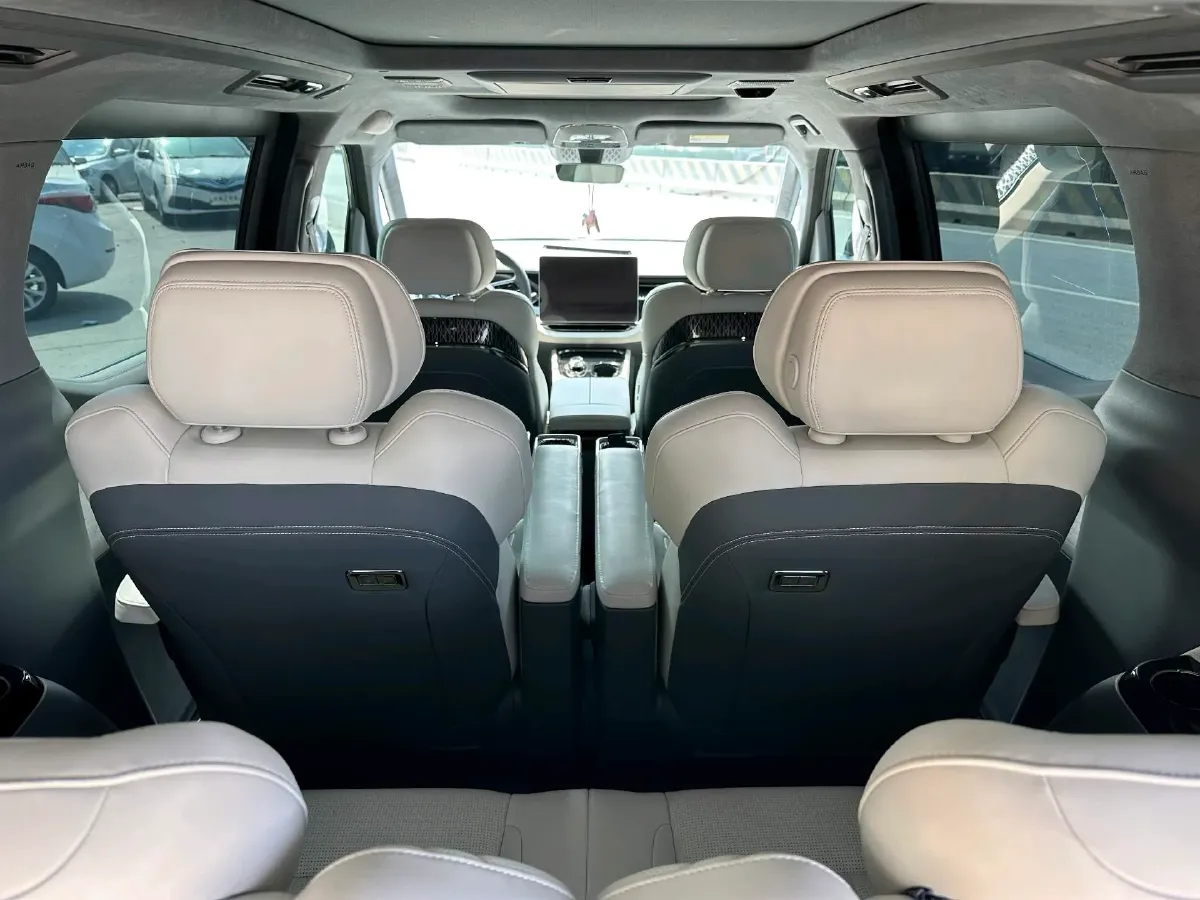2022 Zeekr 009 BEV 116KWH,autocango,china used car exporter,china ev exporter,chinese used car exporter,chinese used ev exporter