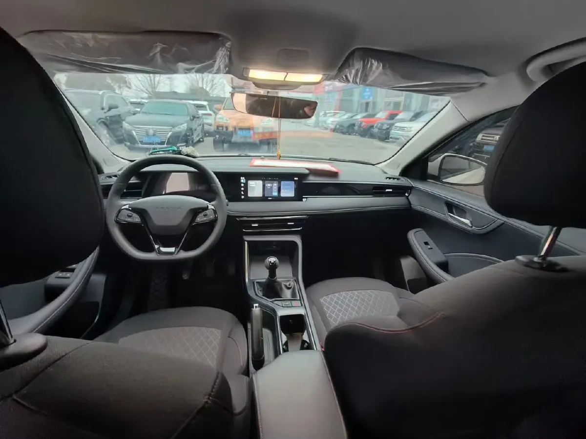 2026 Roewe i5 1.5L 129HP L4 CVT,autocango,china used car exporter,china ev exporter,chinese used car exporter,chinese used ev exporter