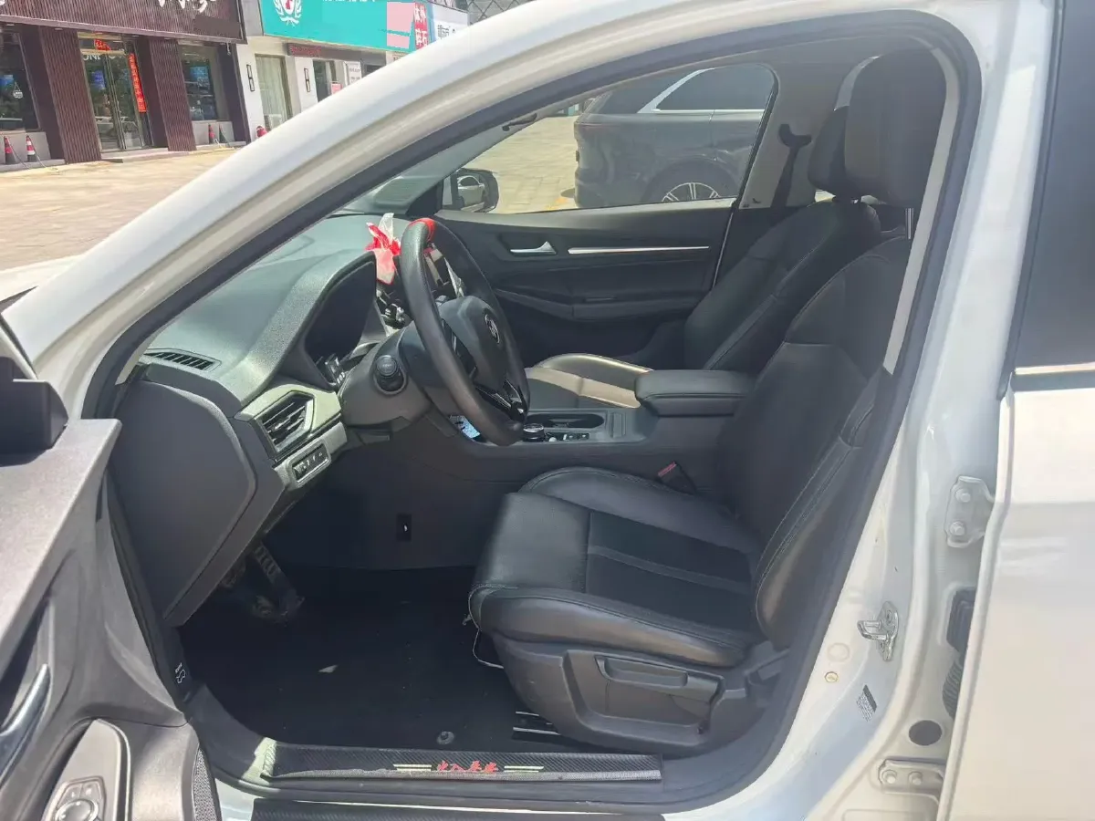 2021 Weltmeister E.5 BEV 49.92KWH,autocango,china used car exporter,china ev exporter,chinese used car exporter,chinese used ev exporter