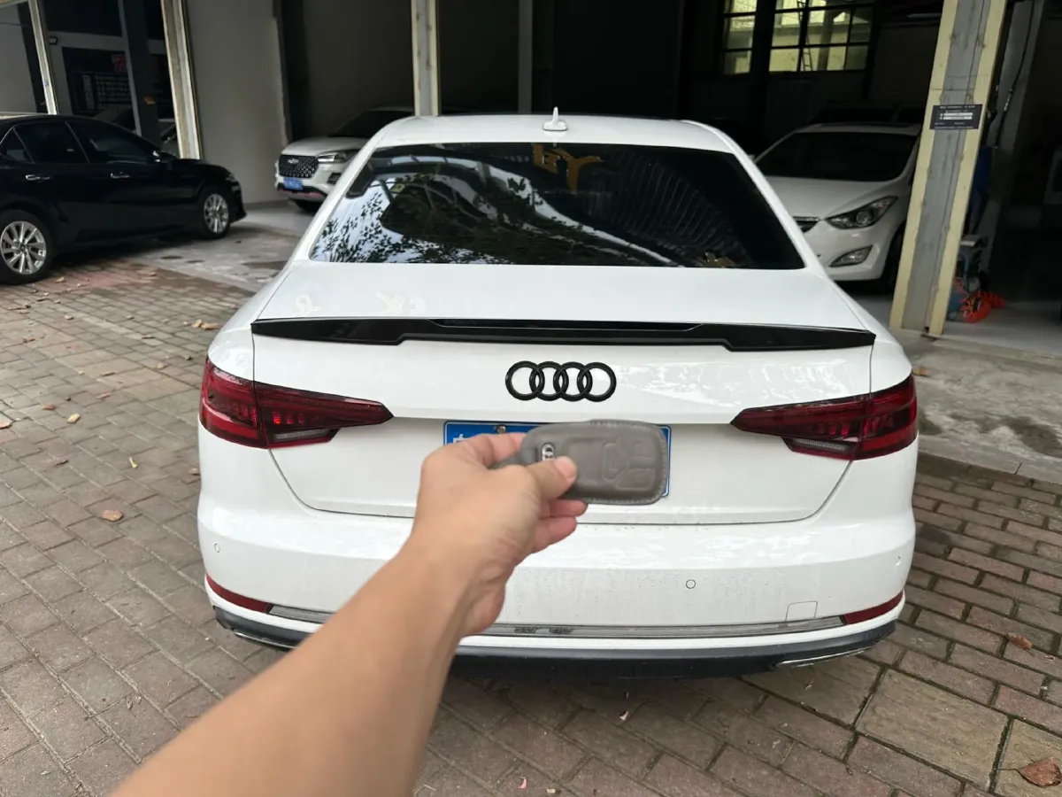 2019 Audi A4L 2.0T 190HP L4 7DCT,autocango,china used car exporter,china ev exporter,chinese used car exporter,chinese used ev exporter