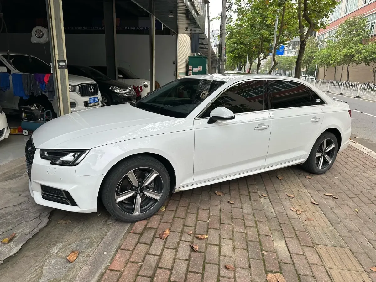 2019 Audi A4L 2.0T 190HP L4 7DCT,autocango,china used car exporter,china ev exporter,chinese used car exporter,chinese used ev exporter