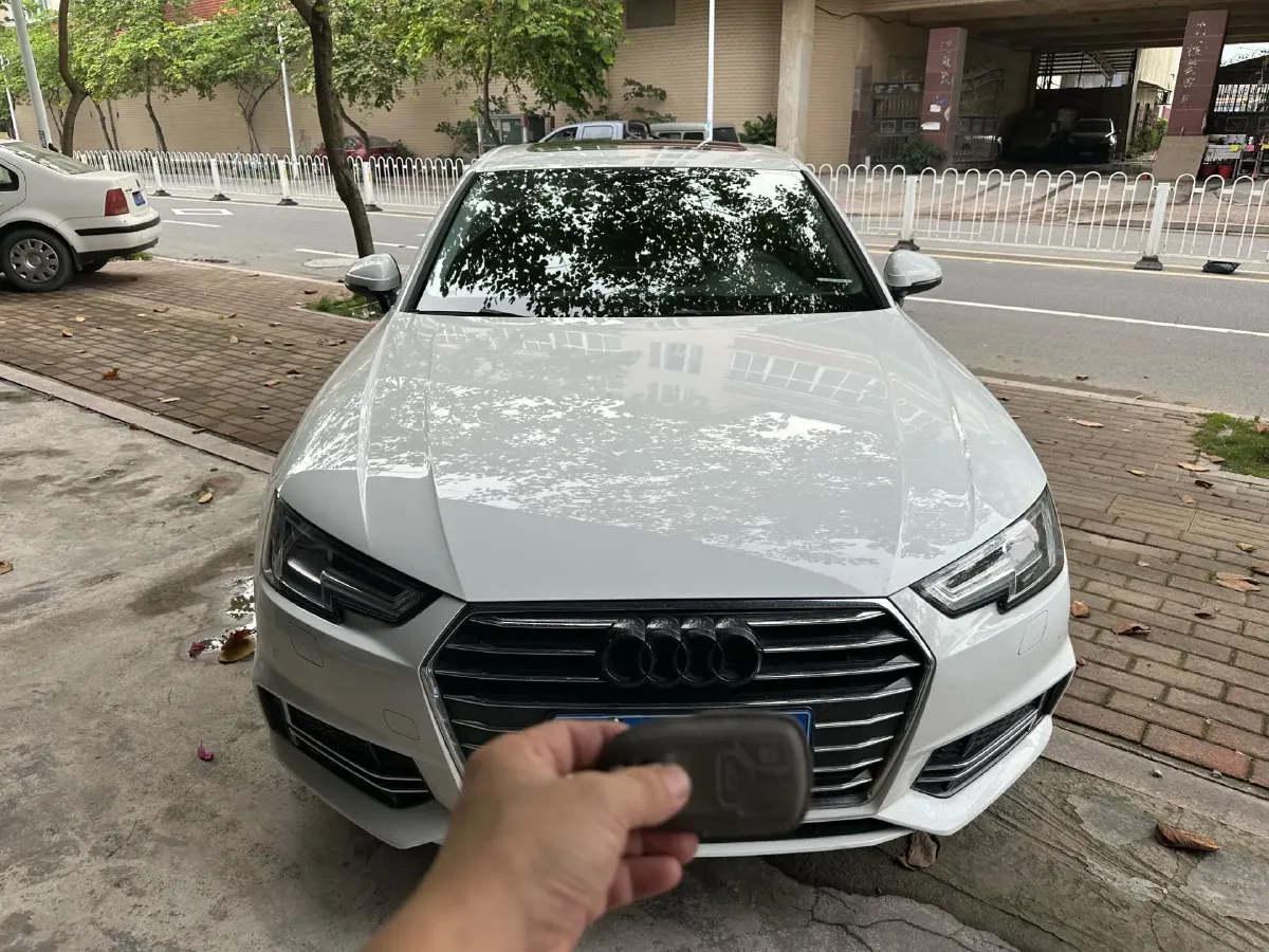 2019 Audi A4L 2.0T 190HP L4 7DCT,autocango,china used car exporter,china ev exporter,chinese used car exporter,chinese used ev exporter