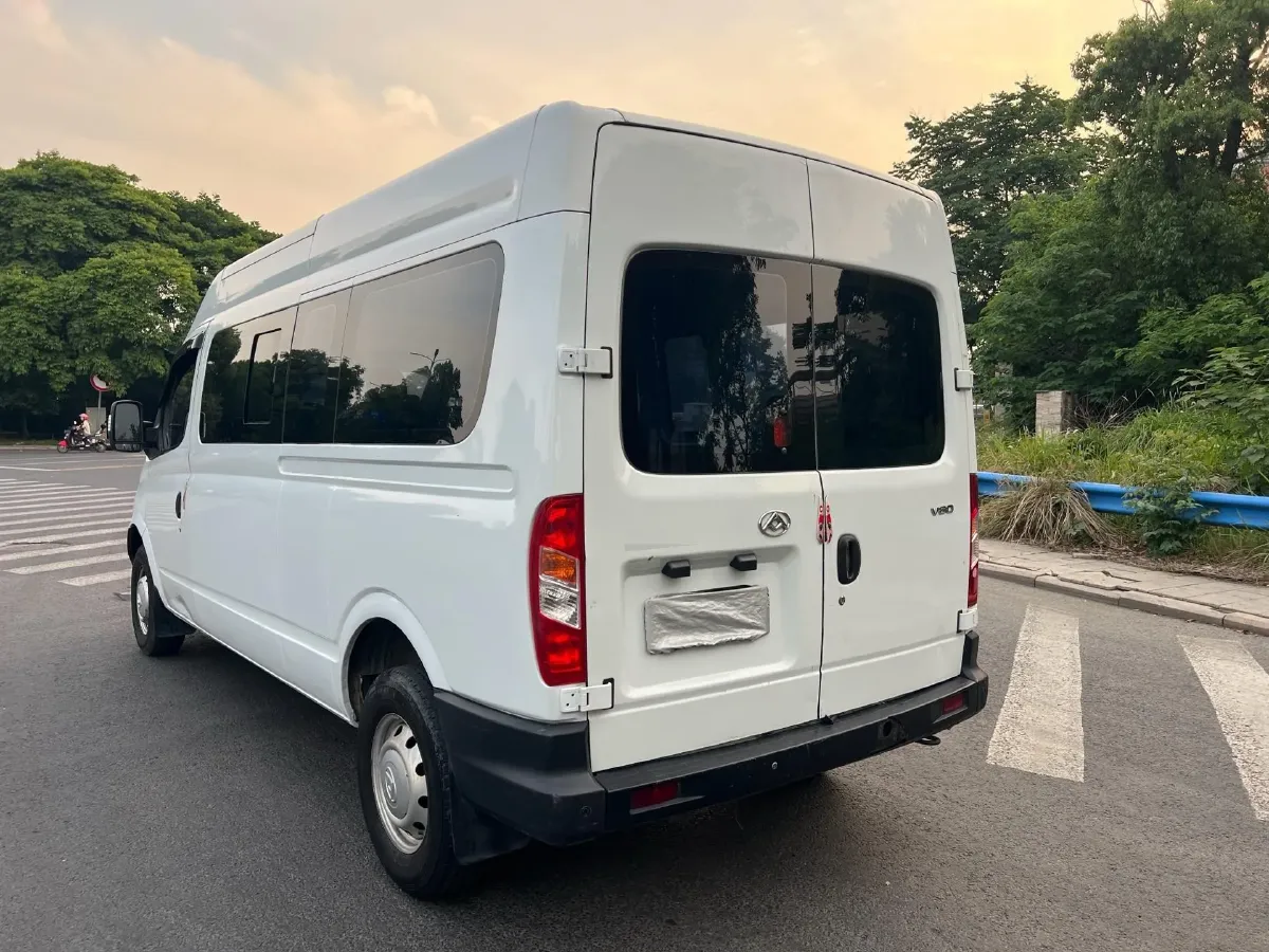 2020 MAXUS XinTu V80 2.5T 136HP L4 6MT,autocango,china used car exporter,china ev exporter,chinese used car exporter,chinese used ev exporter