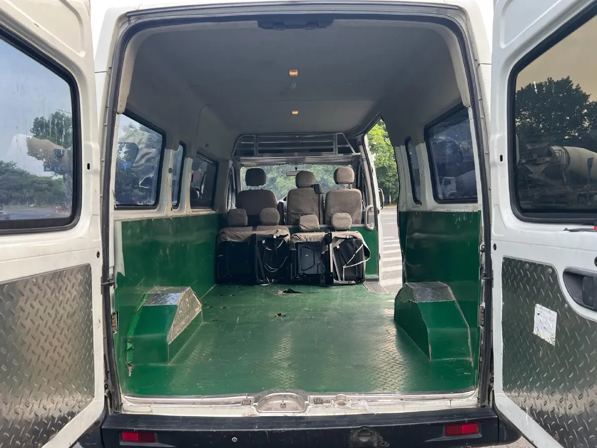 2020 MAXUS XinTu V80 2.5T 136HP L4 6MT,autocango,china used car exporter,china ev exporter,chinese used car exporter,chinese used ev exporter