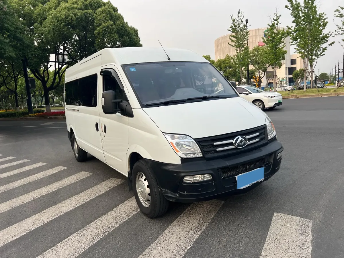 2020 MAXUS XinTu V80 2.5T 136HP L4 6MT,autocango,china used car exporter,china ev exporter,chinese used car exporter,chinese used ev exporter