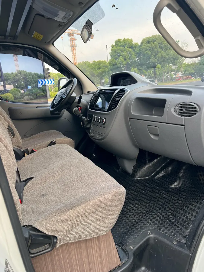 2020 MAXUS XinTu V80 2.5T 136HP L4 6MT,autocango,china used car exporter,china ev exporter,chinese used car exporter,chinese used ev exporter