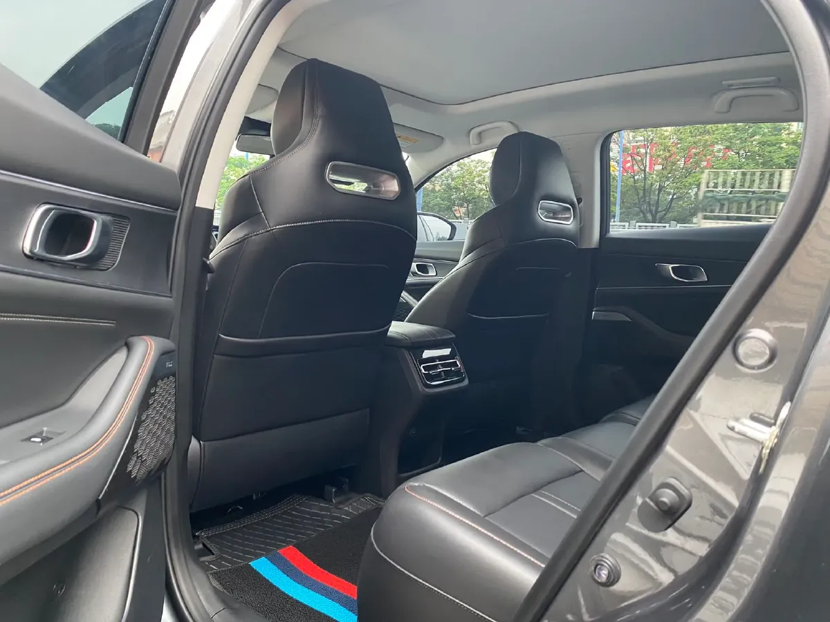 2021 ChangAn UNI-K 2.0T 233HP L4 8AT,autocango,china used car exporter,china ev exporter,chinese used car exporter,chinese used ev exporter