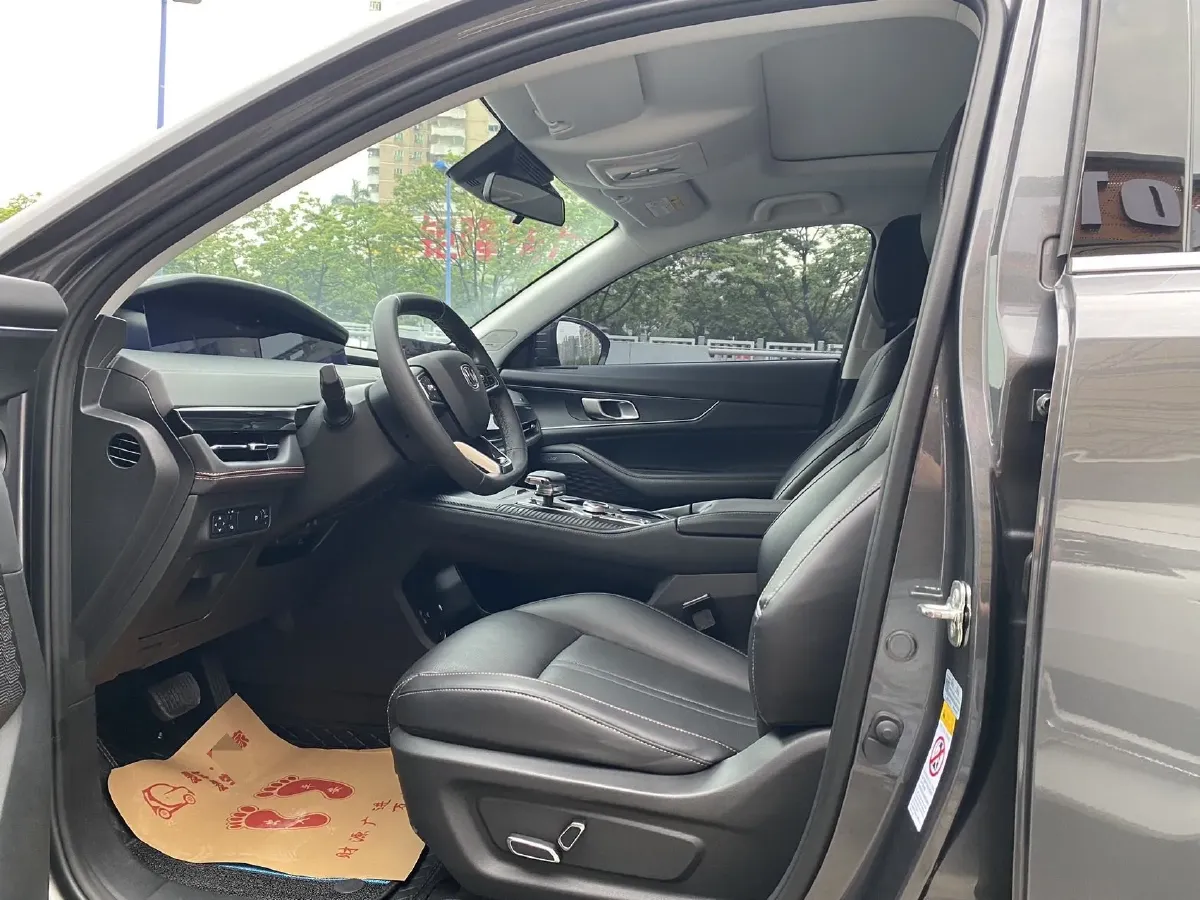2021 ChangAn UNI-K 2.0T 233HP L4 8AT,autocango,china used car exporter,china ev exporter,chinese used car exporter,chinese used ev exporter