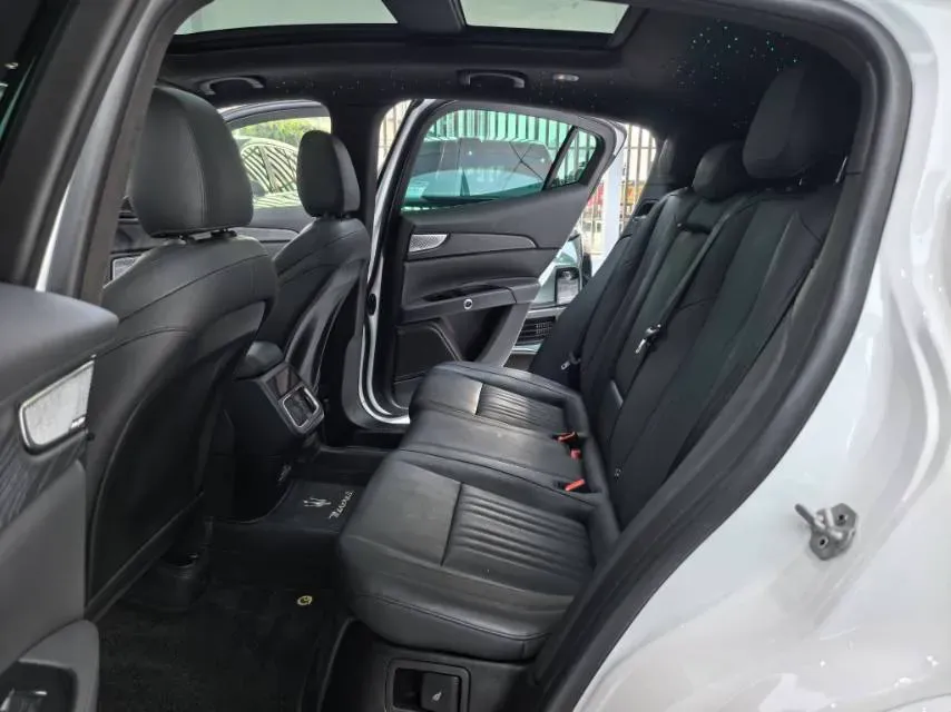 2023 Maserati Grecale 2.0T 300HP L4 8AT,autocango,china used car exporter,china ev exporter,chinese used car exporter,chinese used ev exporter