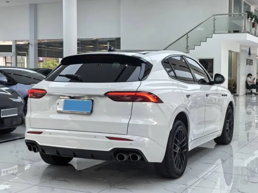 2023 Maserati Grecale 2.0T 300HP L4 8AT,autocango,china used car exporter,china ev exporter,chinese used car exporter,chinese used ev exporter