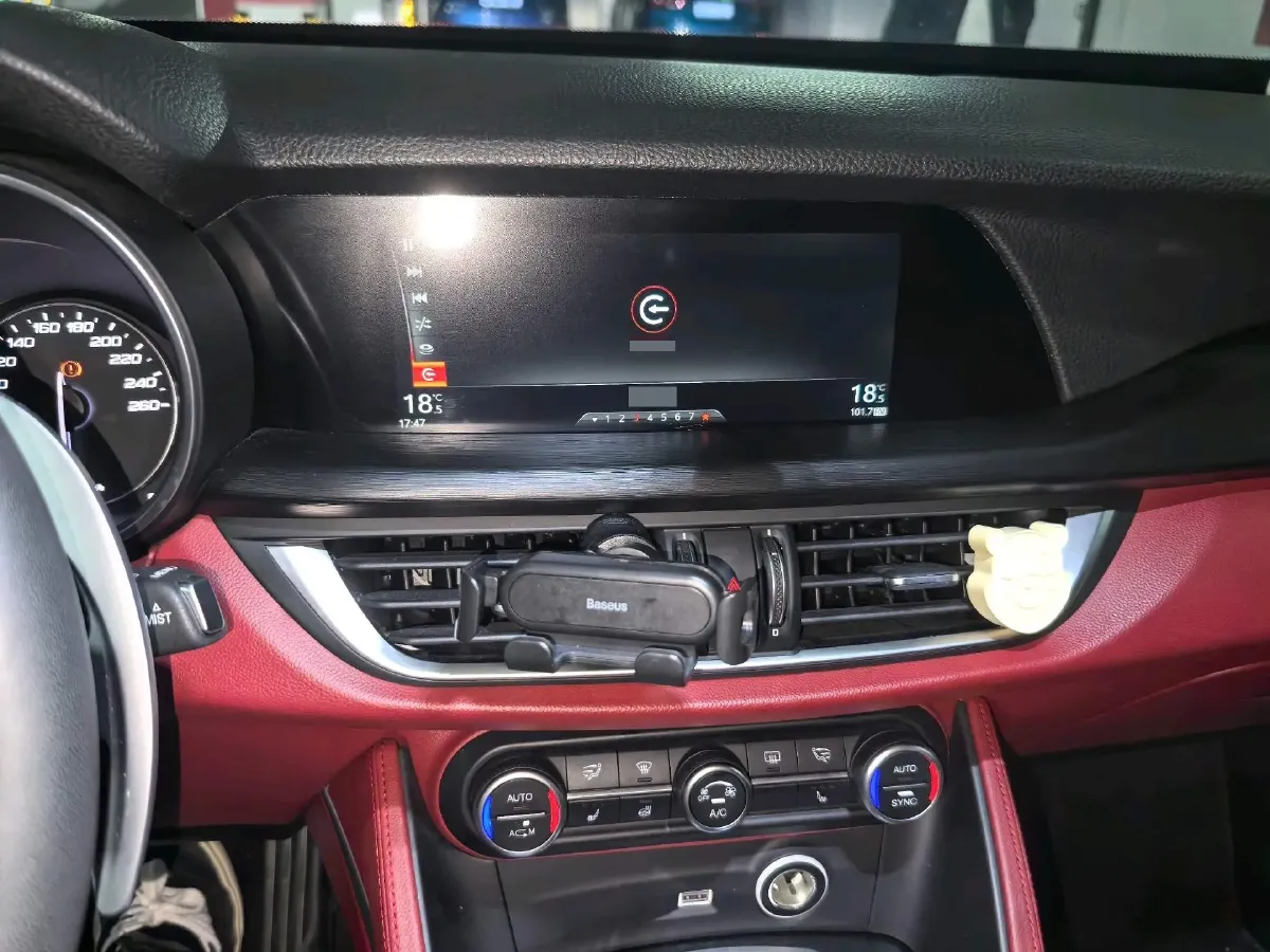 2017 Jaguar XE 2.0T 240HP L4 8AT,autocango,china used car exporter,china ev exporter,chinese used car exporter,chinese used ev exporter