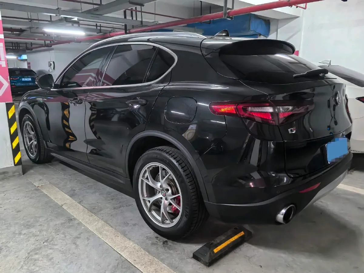 2017 Jaguar XE 2.0T 240HP L4 8AT,autocango,china used car exporter,china ev exporter,chinese used car exporter,chinese used ev exporter
