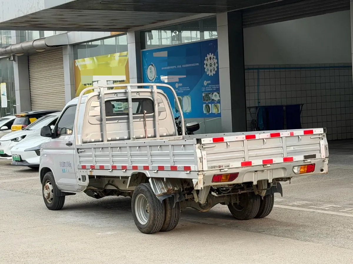 2022 WuLing RongGuang New Truck 1.8L 125HP L4 5MT,autocango,china used car exporter,china ev exporter,chinese used car exporter,chinese used ev exporter