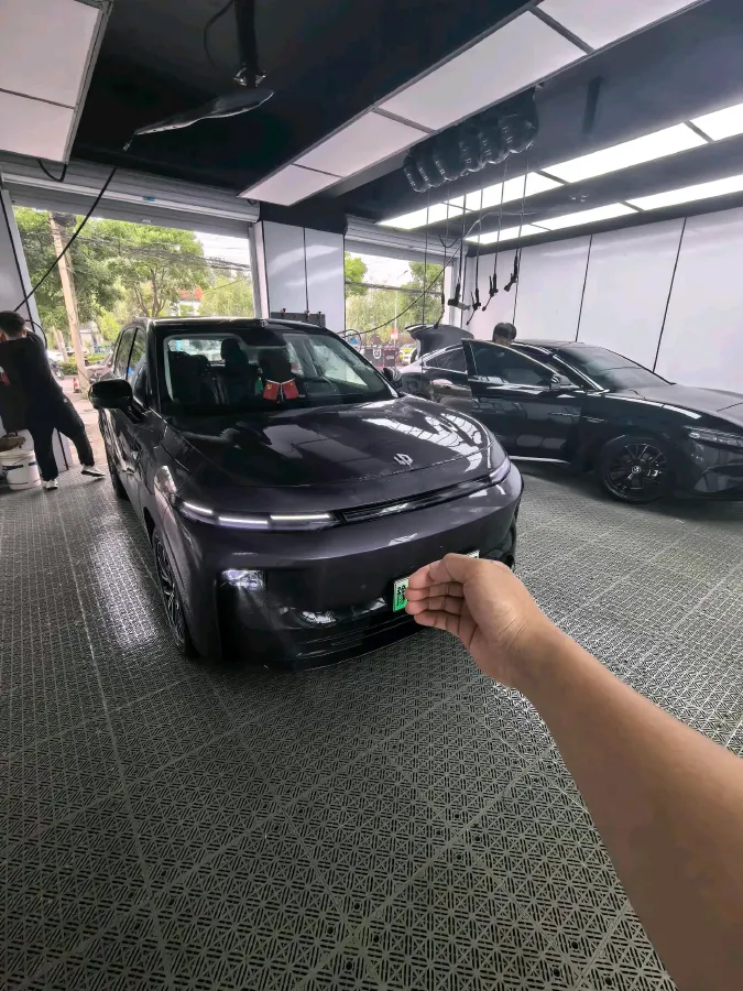 2025 Leapmotor B10 BEV 67.1KWH,autocango,china used car exporter,china ev exporter,chinese used car exporter,chinese used ev exporter