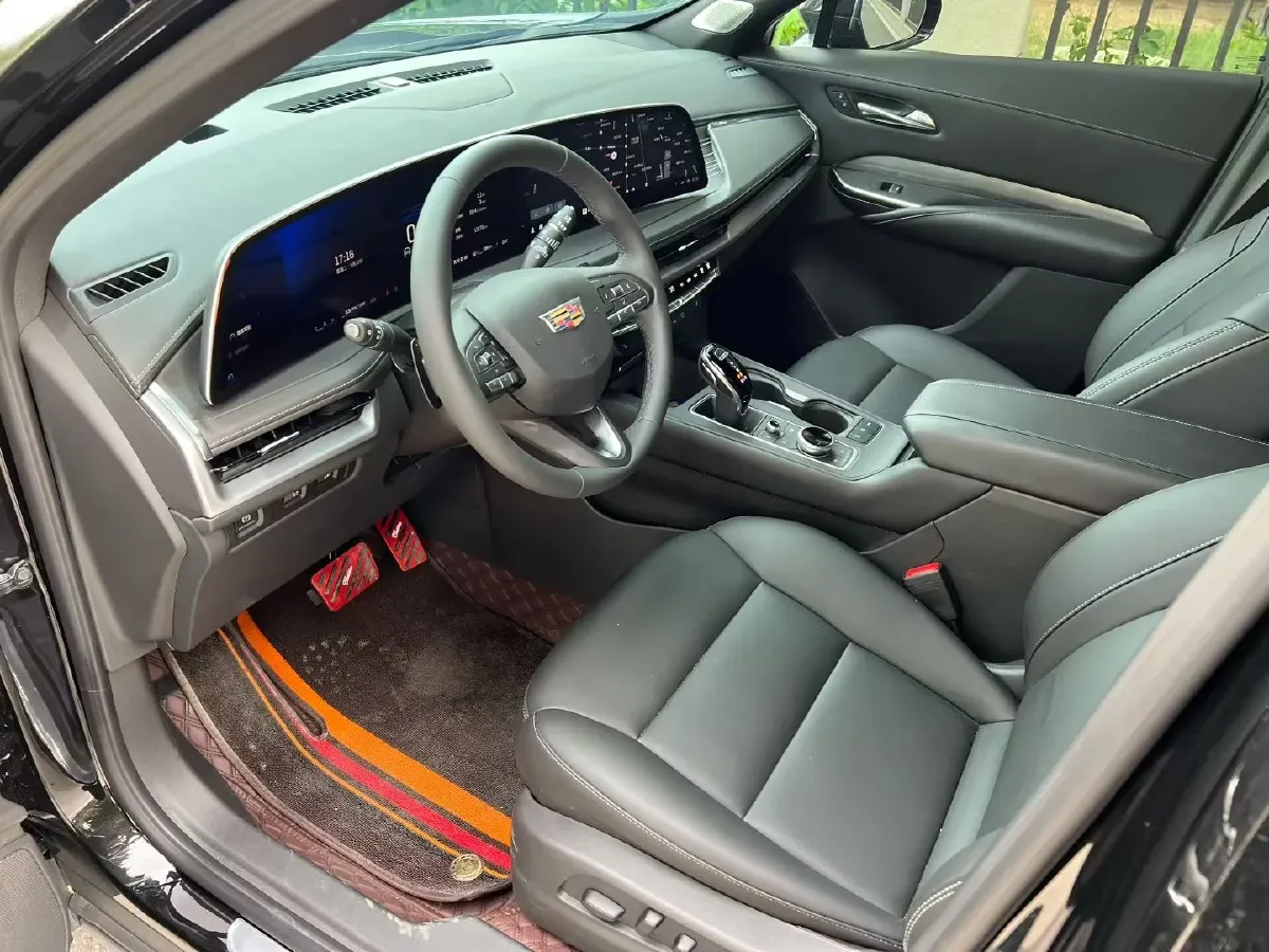 2024 Cadillac XT4 2.0T 237HP L4 9AT,autocango,china used car exporter,china ev exporter,chinese used car exporter,chinese used ev exporter