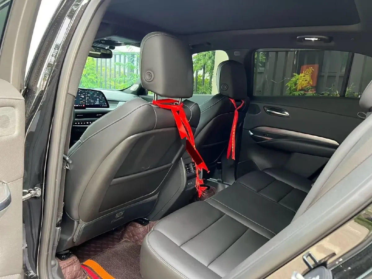 2024 Cadillac XT4 2.0T 237HP L4 9AT,autocango,china used car exporter,china ev exporter,chinese used car exporter,chinese used ev exporter