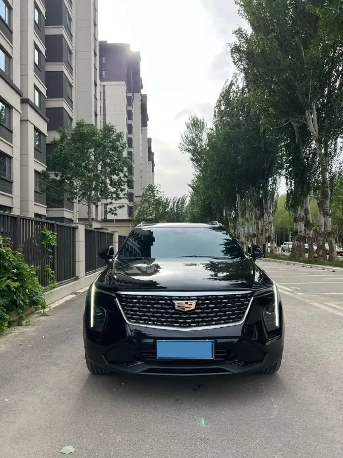 2024 Cadillac XT4 2.0T 237HP L4 9AT,autocango,china used car exporter,china ev exporter,chinese used car exporter,chinese used ev exporter