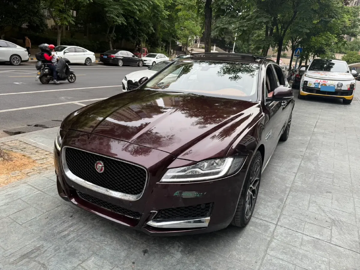2018 Jaguar XF 2.0T 250HP L4 8AT,autocango,china used car exporter,china ev exporter,chinese used car exporter,chinese used ev exporter
