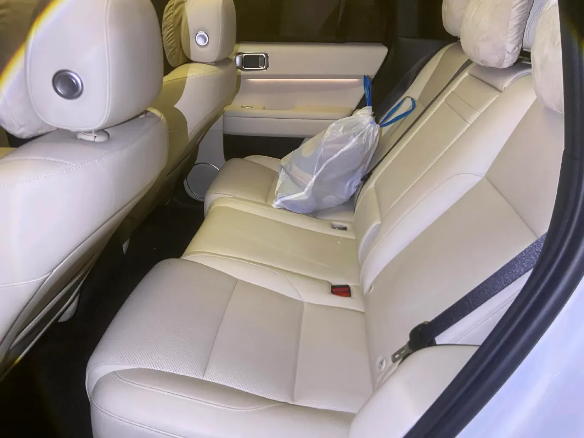 2024 Li L6 Range Extended 154HP L4 REEV 36.8KWH,autocango,china used car exporter,china ev exporter,chinese used car exporter,chinese used ev exporter