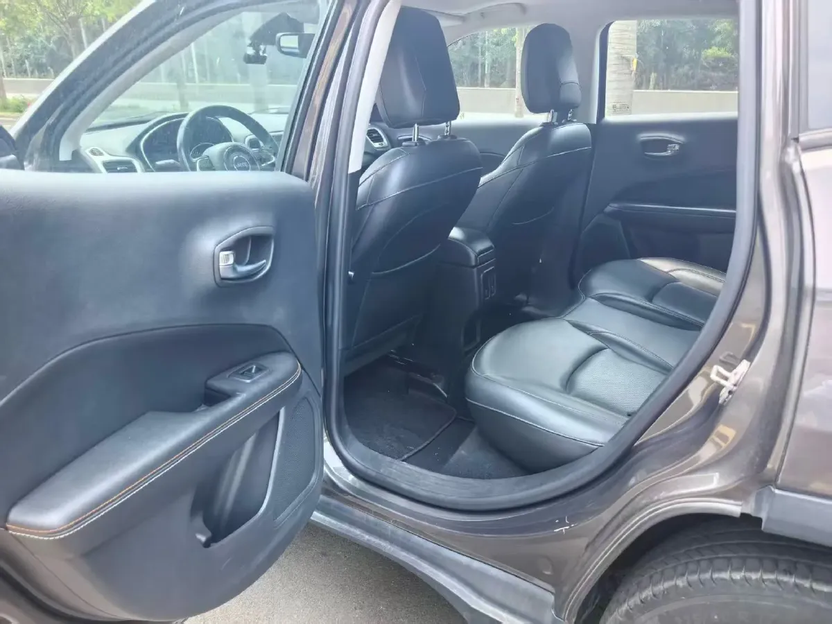 2018 Isuzu Mu-X 1.9T 163HP L4 6AT,autocango,china used car exporter,china ev exporter,chinese used car exporter,chinese used ev exporter