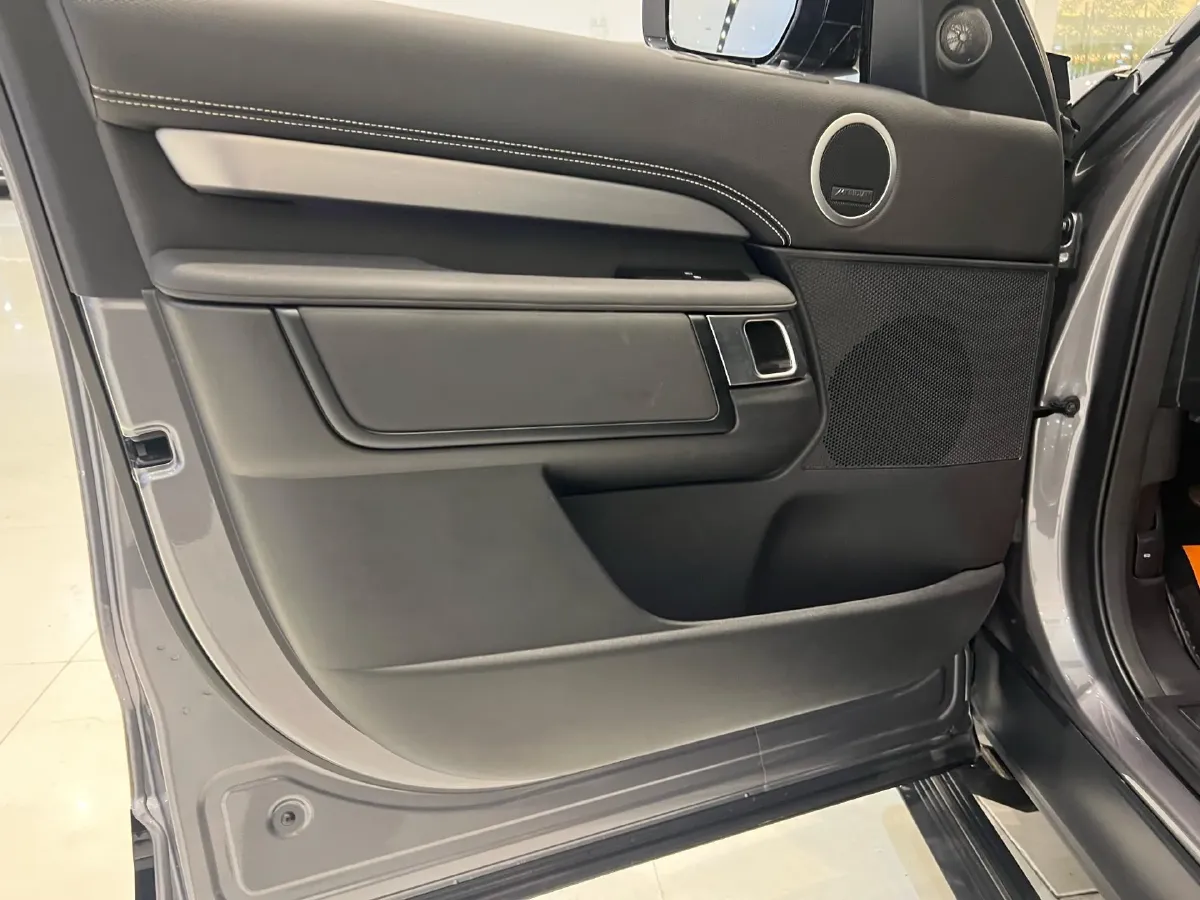 2023 Land Rover Discovery 3.0T 360HP L6 8AT,autocango,china used car exporter,china ev exporter,chinese used car exporter,chinese used ev exporter