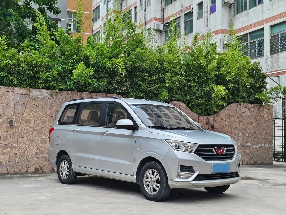 2019 WuLing HongGuang 1.5L 99HP L4 6MT,autocango,china used car exporter,china ev exporter,chinese used car exporter,chinese used ev exporter