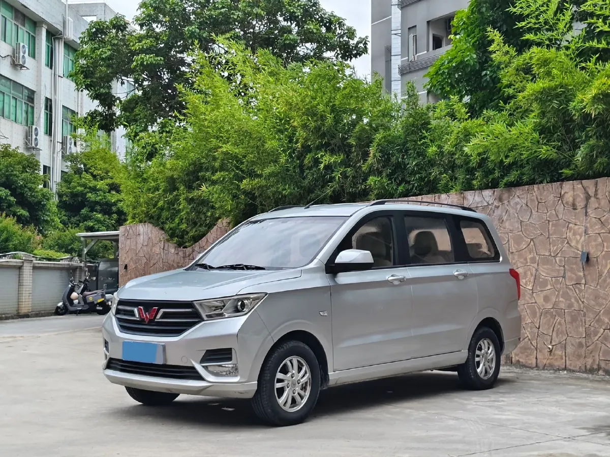 2019 WuLing HongGuang 1.5L 99HP L4 6MT,autocango,china used car exporter,china ev exporter,chinese used car exporter,chinese used ev exporter