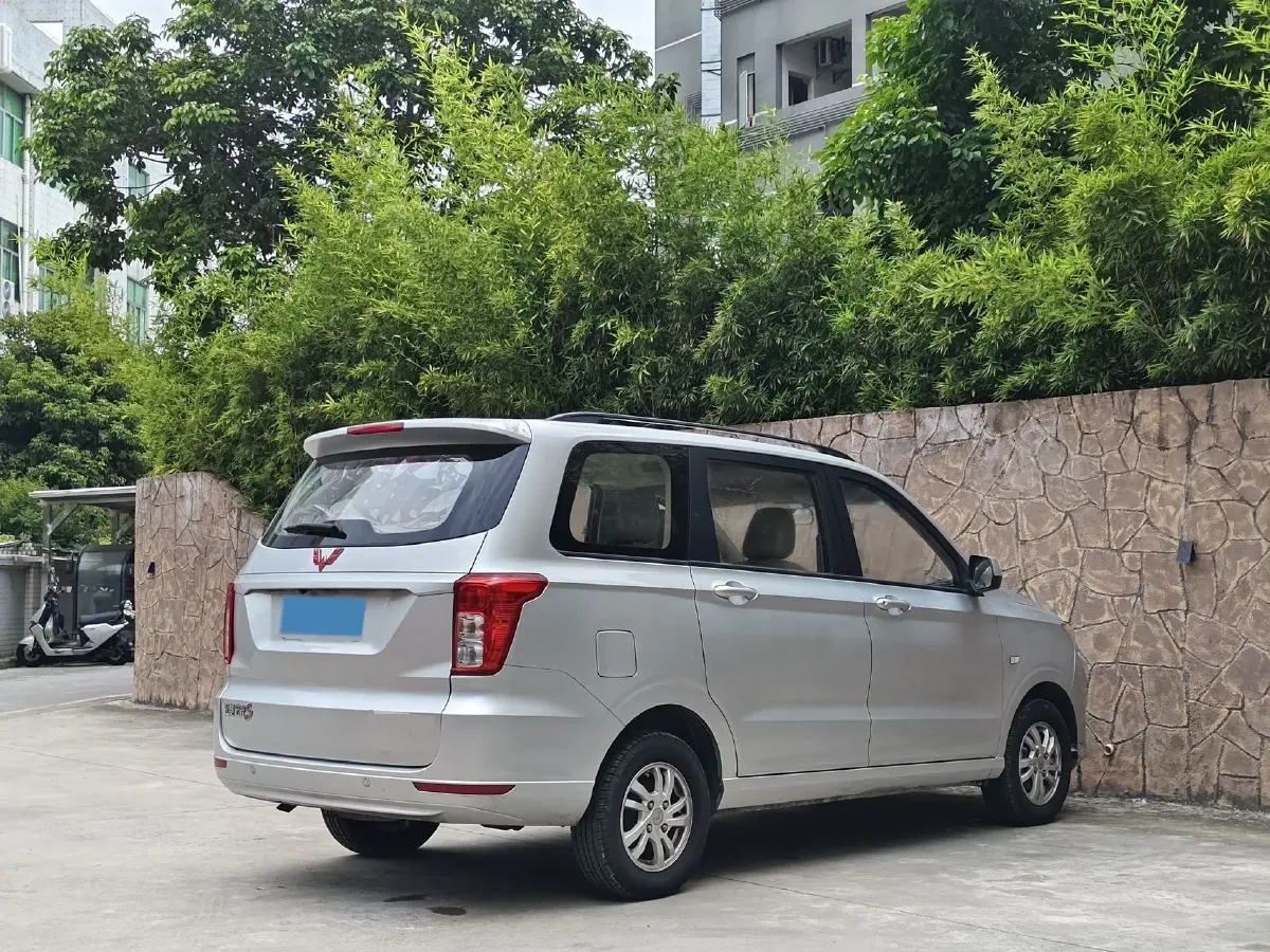 2019 WuLing HongGuang 1.5L 99HP L4 6MT,autocango,china used car exporter,china ev exporter,chinese used car exporter,chinese used ev exporter